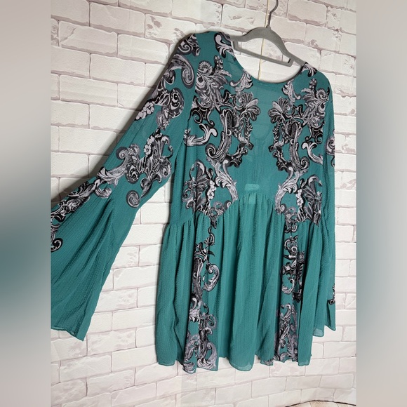 NWT. Free People Flowy Long Sleeve Dress | Boho Chic Size Med - Picture 3 of 7